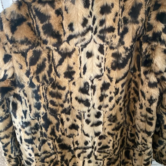 Brand new anthropology tag still on it original price 250. Warm and comfy cozy - Picture 8 of 8